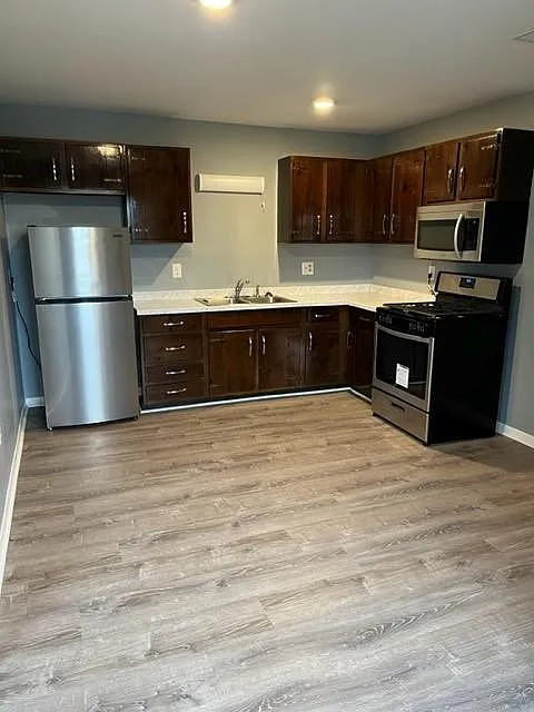 3 bed, 2000 sqft, $1,400 — Photo 4