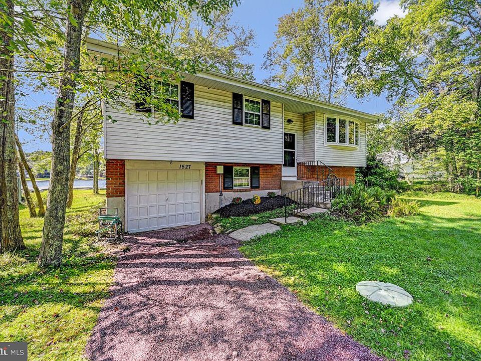 1st image of 1527 Lakeview Dr