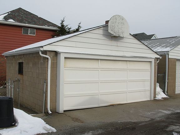 2 car garage!