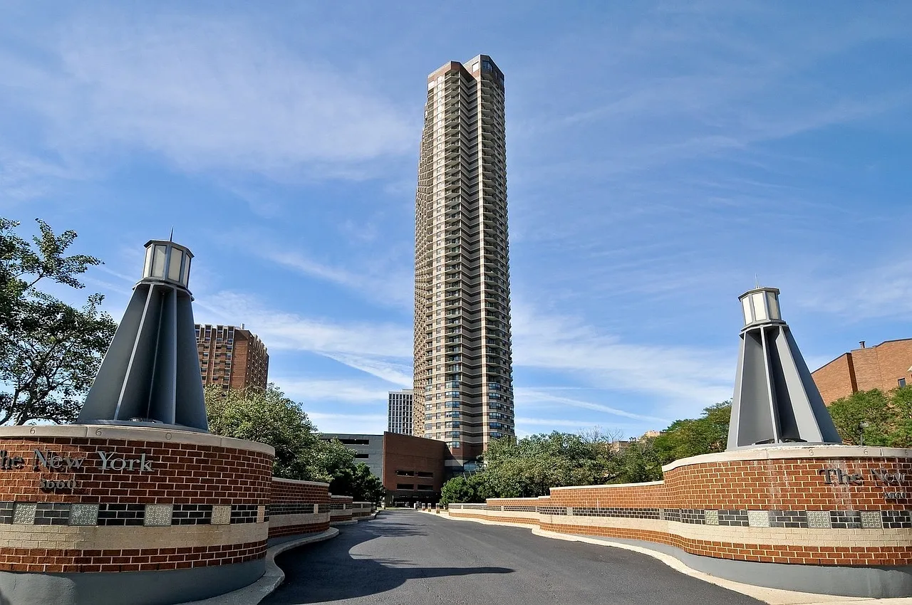 1 bed, $2,350 — Photo 1