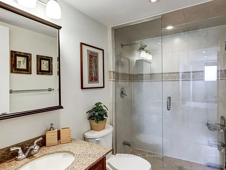 77 Maitland Pl #Penthouse 23 — Photo 17