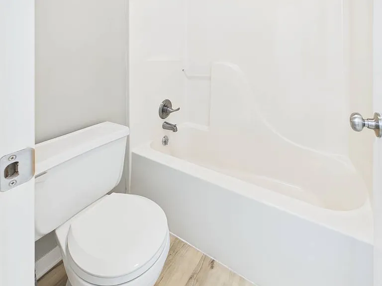 1206 Foxridge Dr — Photo 32