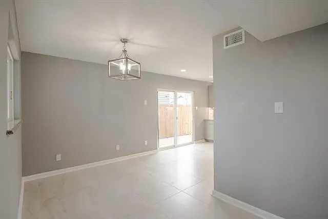 2235 Chatham Square Ct — Photo 6