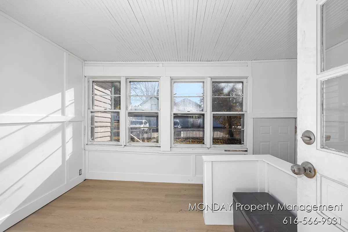 2 bed, 1400 sqft, $1,500 — Photo 4