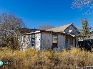414 S Mesquite St, Pearsall, TX 78061