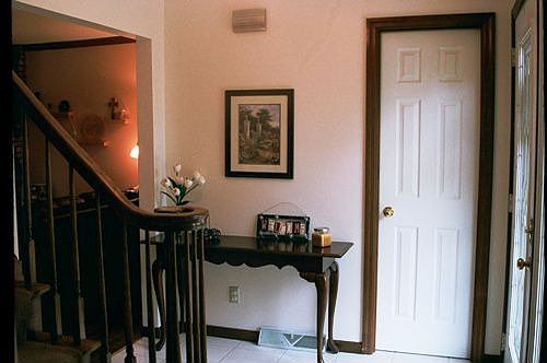 Large 9x9 entry with newer ceramic floor