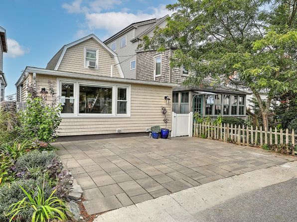 45 White Ave, Riverside, RI 02915