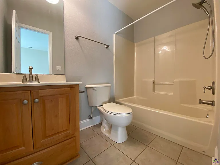 408 Stathams Way — Photo 18