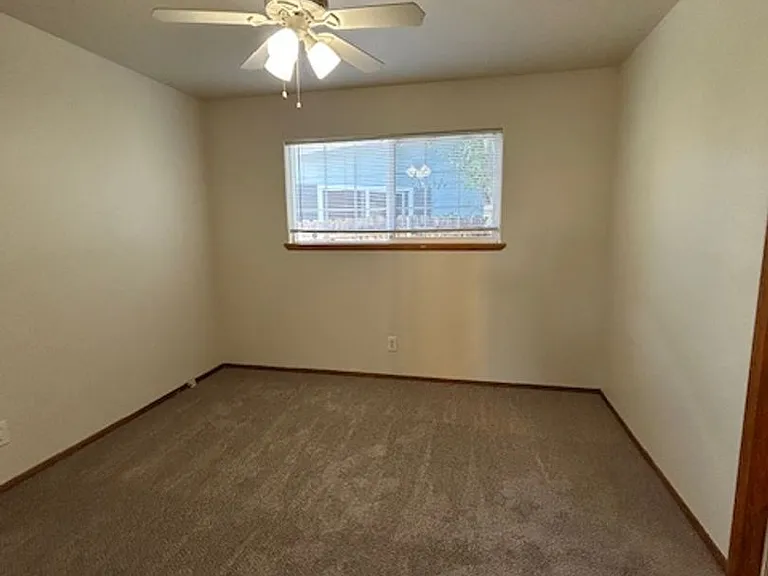301 Arlen Dr — Photo 12