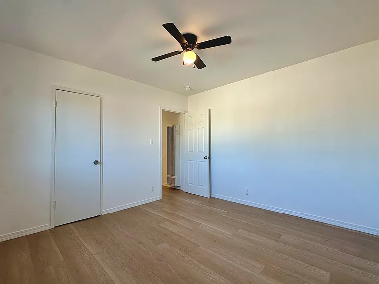 5479 Orange Ave — Photo 18