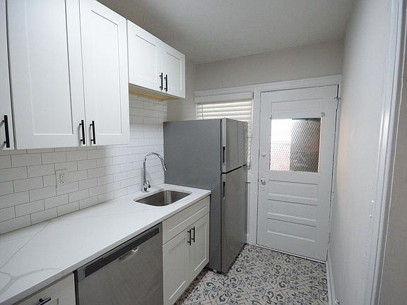 2nd image of 808 W 38th St #4E