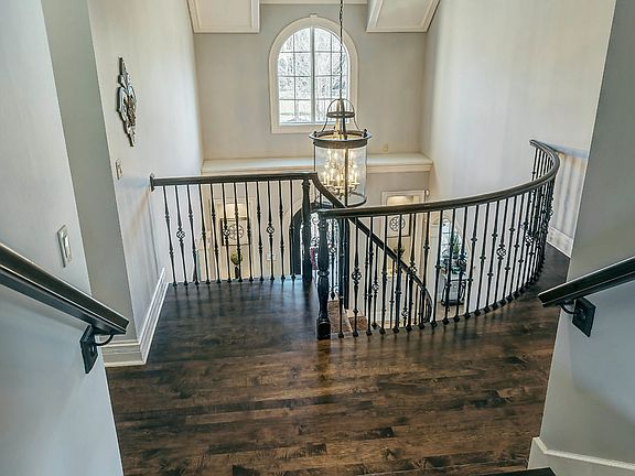 4th image of 1239 Devonworth Dr