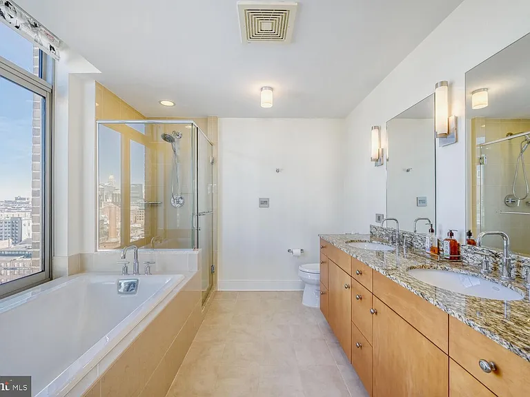 675 President St #1501 — Photo 12