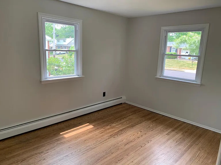 525 Cypress St — Photo 10