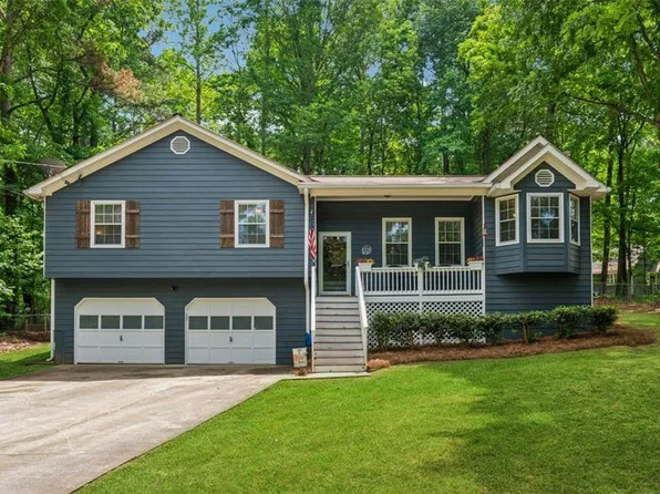 76 Hollis Cir, Dallas, GA 30157