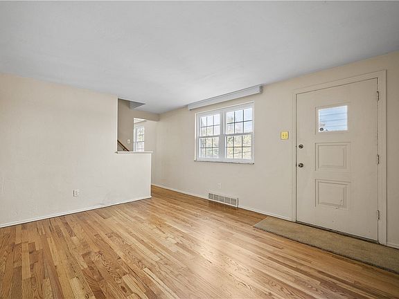 2nd image of 3751 Grant St