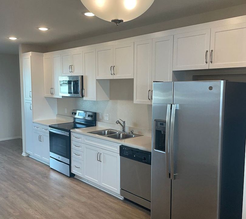 1st image of 288 Center St #302