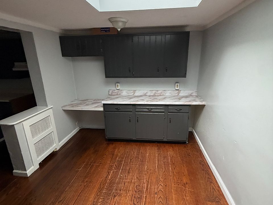 1st image of 3943 Mary St