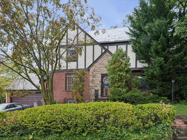 18015 Dalny Road, Jamaica Estates, NY 11432