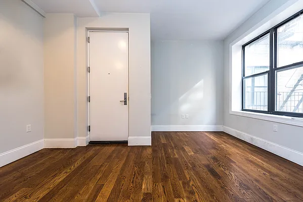 Rented by Nooklyn NYC LLC | media 34