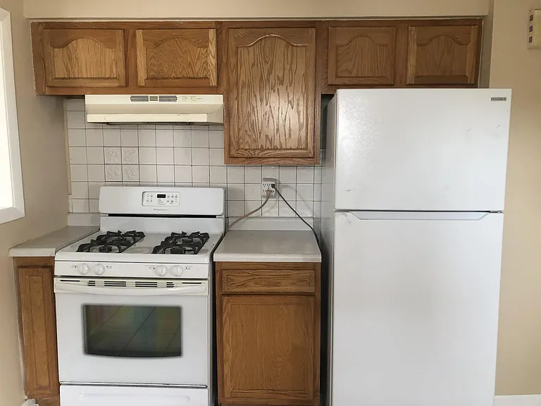 9820 Natoma Ave — Photo 5