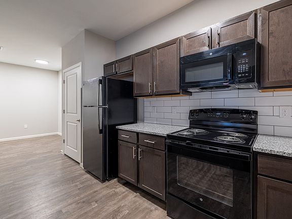 4th image of 800 N Ardenwood Dr #800