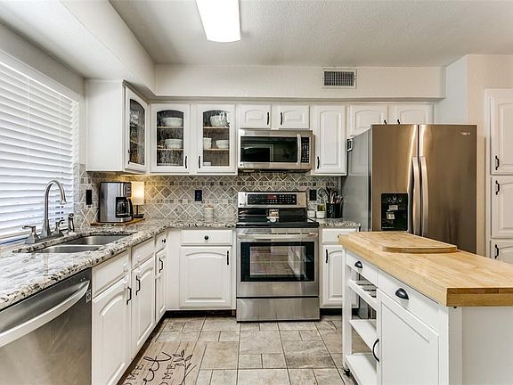5th image of 2308 Hollybush Ln
