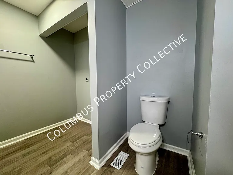 3285 E Mound St — Photo 16