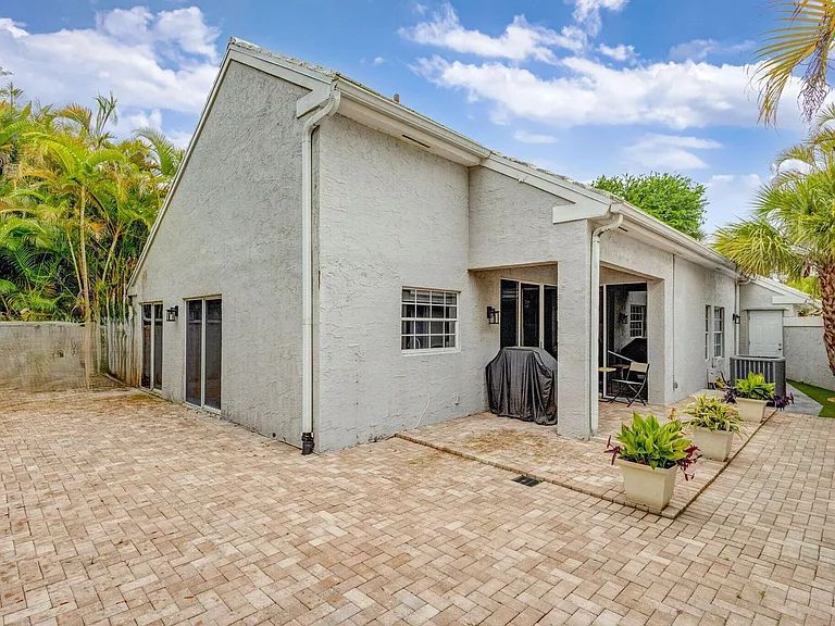 7 Wyndham Ln — Photo 39