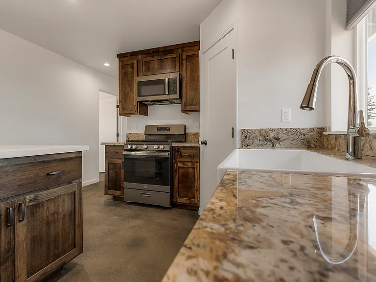 1660 Kenford Way — Photo 9