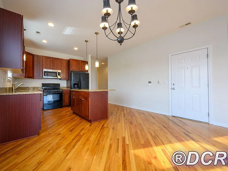 7024 N Ridge Blvd #2S — Photo 4