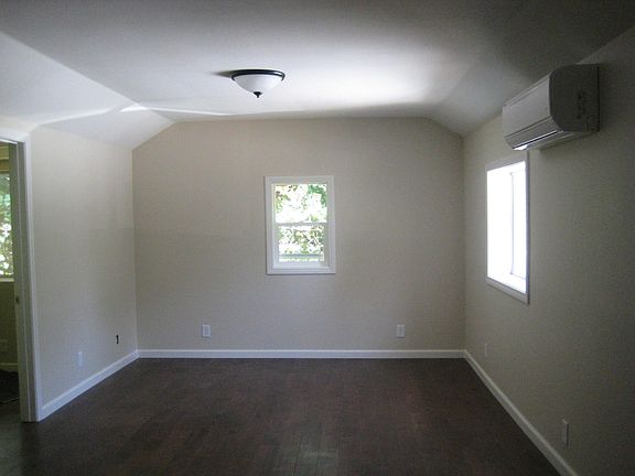 3rd image of 417 Sturtevant Dr