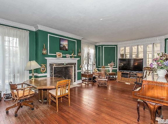 4th image of 175 Gillette Ave