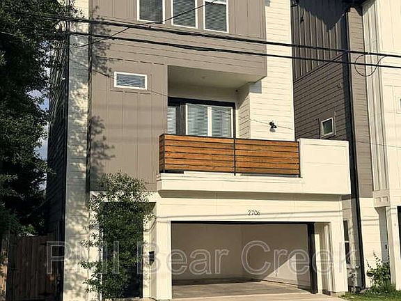 3rd image of 2706 Cochran St