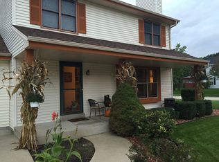 4161 E Barton Rd, Oak Creek, WI 53154