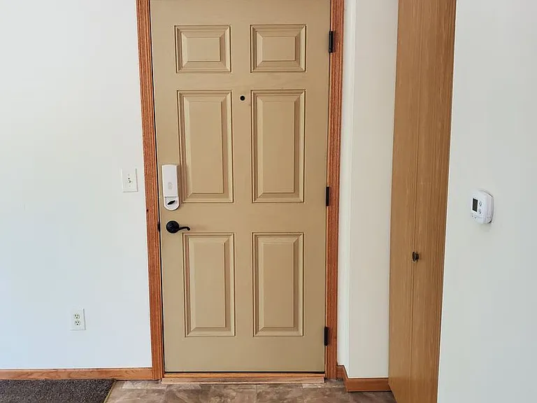 3405 Winston Dr — Photo 5