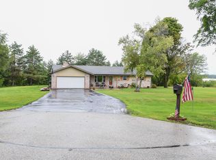 W309S5030 Homestead Ct, Mukwonago, WI 53149
