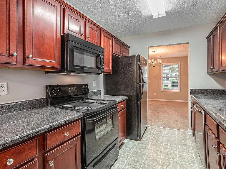 226 Alton Cir — Photo 7