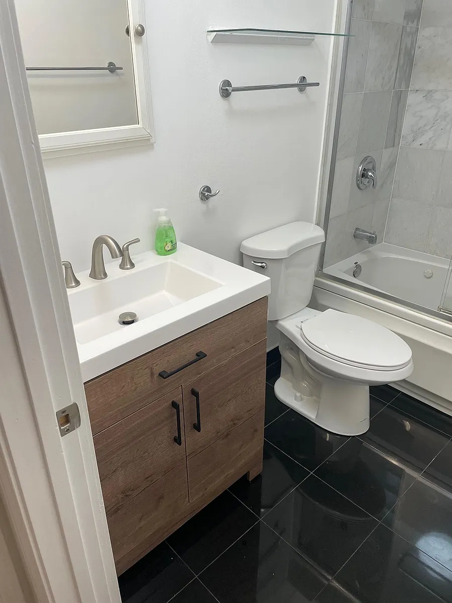 Building Photo - 3938 N Keeler Ave #2M