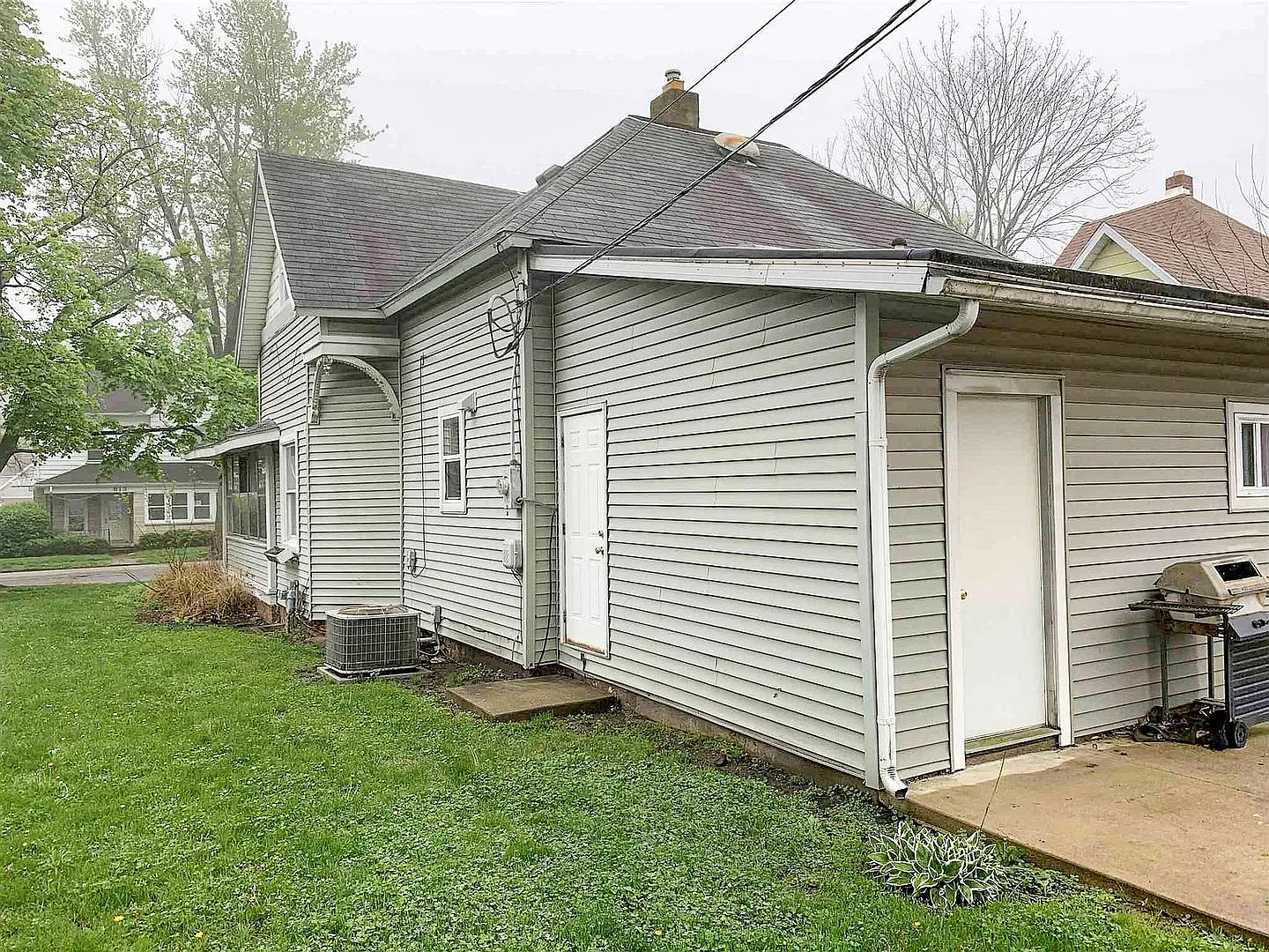Large, 4 Bedroom Unit, near many activities and outdoor entertainment, Close to Campus — Photo 3