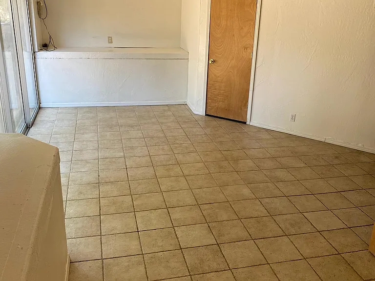 305 Walnut Ln — Photo 11