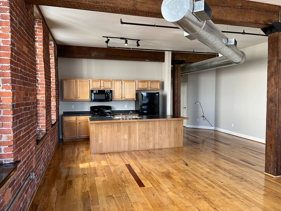 1st image of 265 N Queen St APT 105