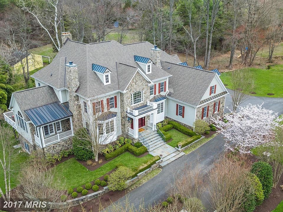 Welcome Home to 11740 Plantation Drive!