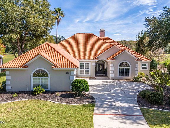 2nd image of 2706 COUNTRY CLUB Boulevard