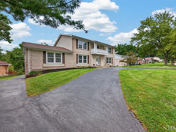 3rd image of 231 Renaldo Dr
