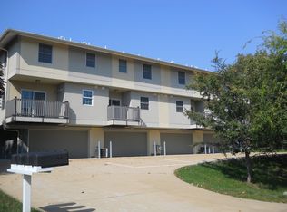 105 Half Moon Bay Ln, Ballwin, MO