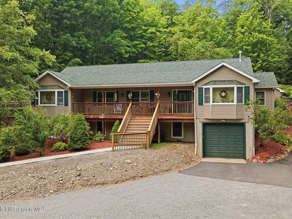 1st image of 414 Red Hill Road