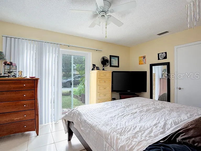 810 N Hampton Ave — Photo 8