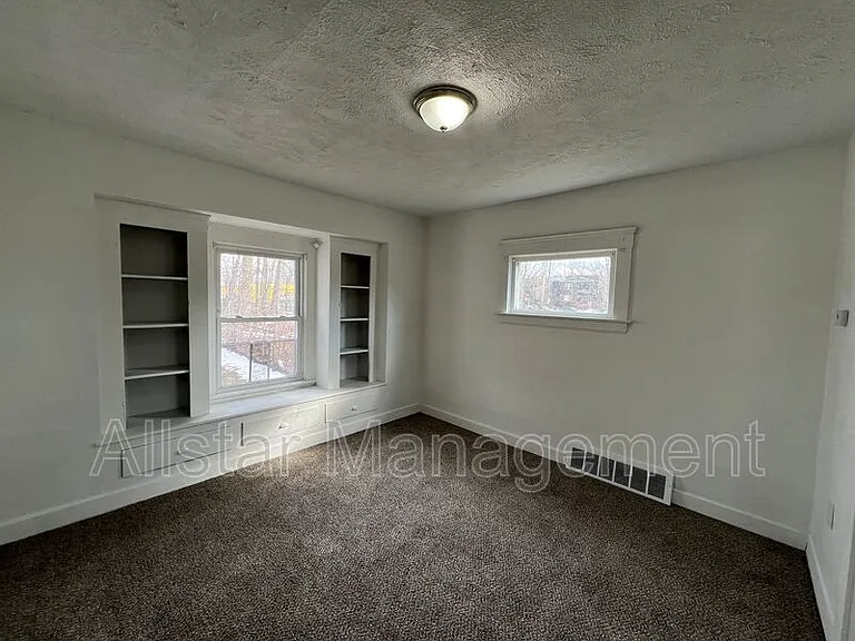 3467 E 125th St — Photo 7
