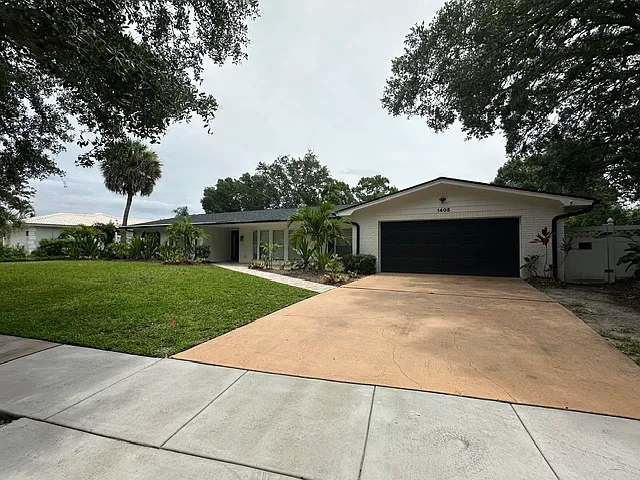 1405 Stewart Blvd — Photo 45